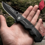 Couteau randonnée avec lame en acier tranchante