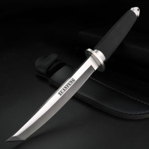 Couteau de randonnée avec manche noir en ABS