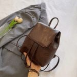 Petit sac à dos pour femme avec rabat S3f3c608a7dfe45d5a9f354a6c7d9fdfdL.jpg 960x960q75.jpg