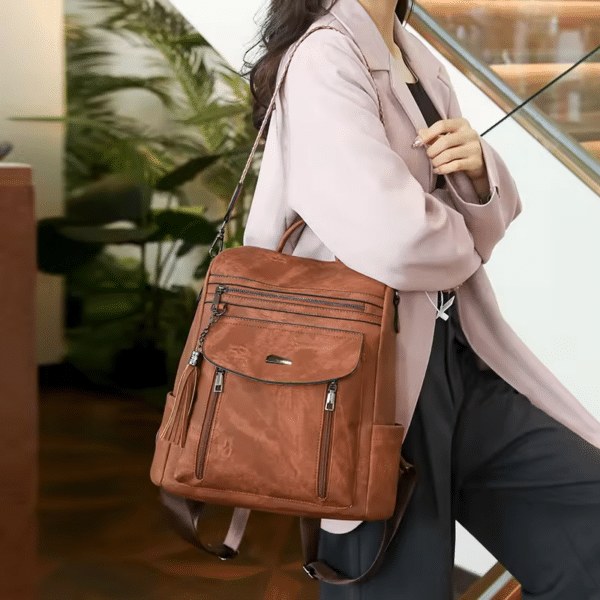 Sac à dos femme avec pompon – Image 10
