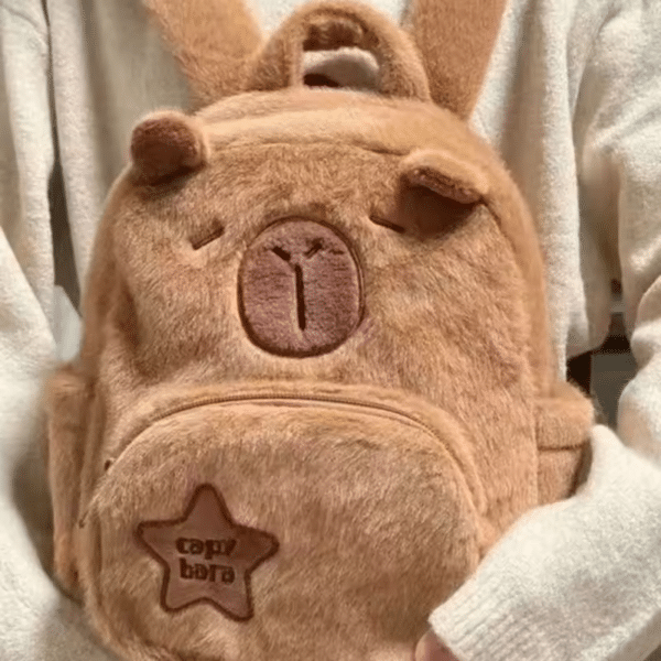 Sac à dos femme Capybara en peluche – Image 3